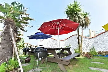 Sky-Tary Pension Jeju 2*,