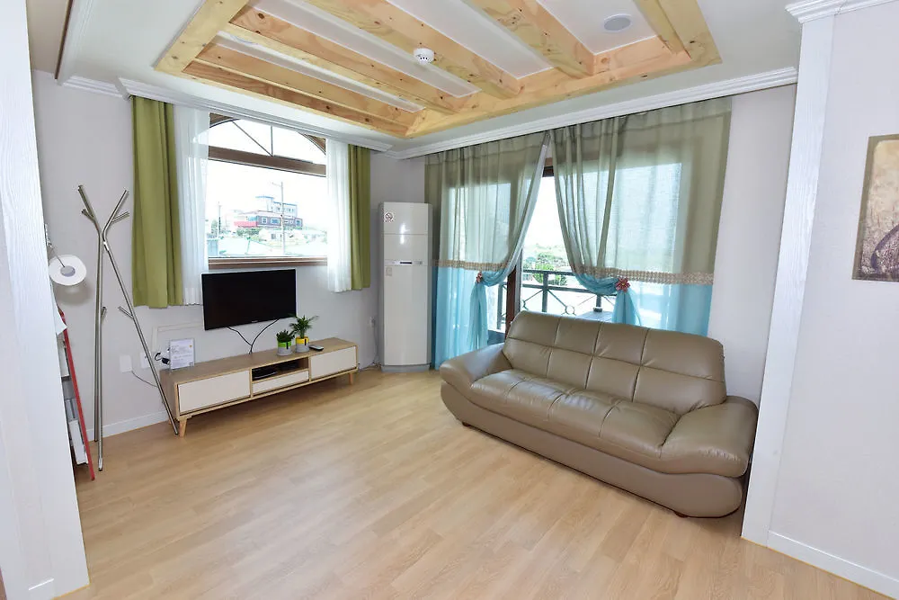 Hotel Sky-Tary Pension Jeju