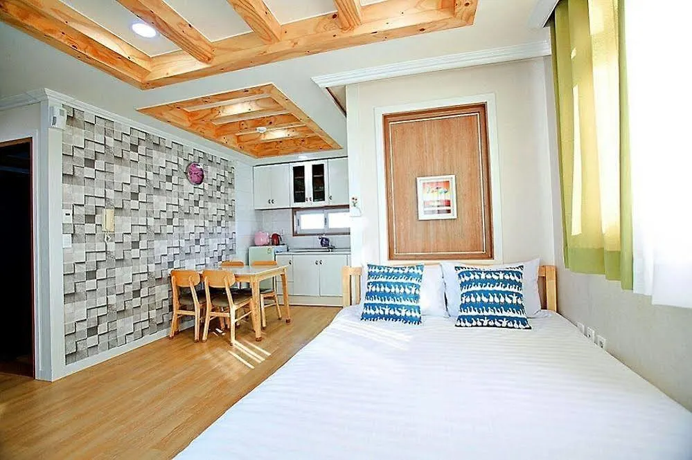 Hotel Sky-Tary Pension Jeju