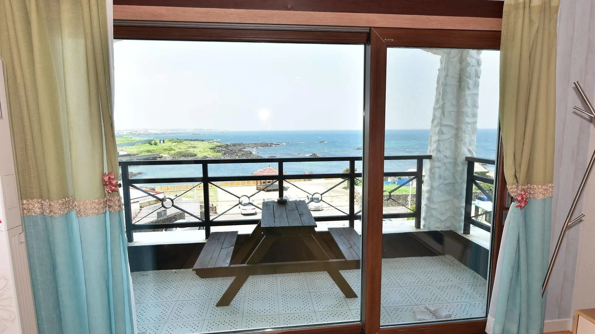 Sky-Tary Pension Jeju Hotel